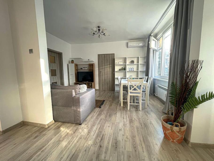 דירות סופיה A Flat For A Great Start מראה חיצוני תמונה